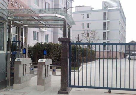 <b>智慧社区人脸识别通道解决方案</b>