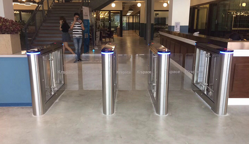 深圳某商场摆闸应用案例